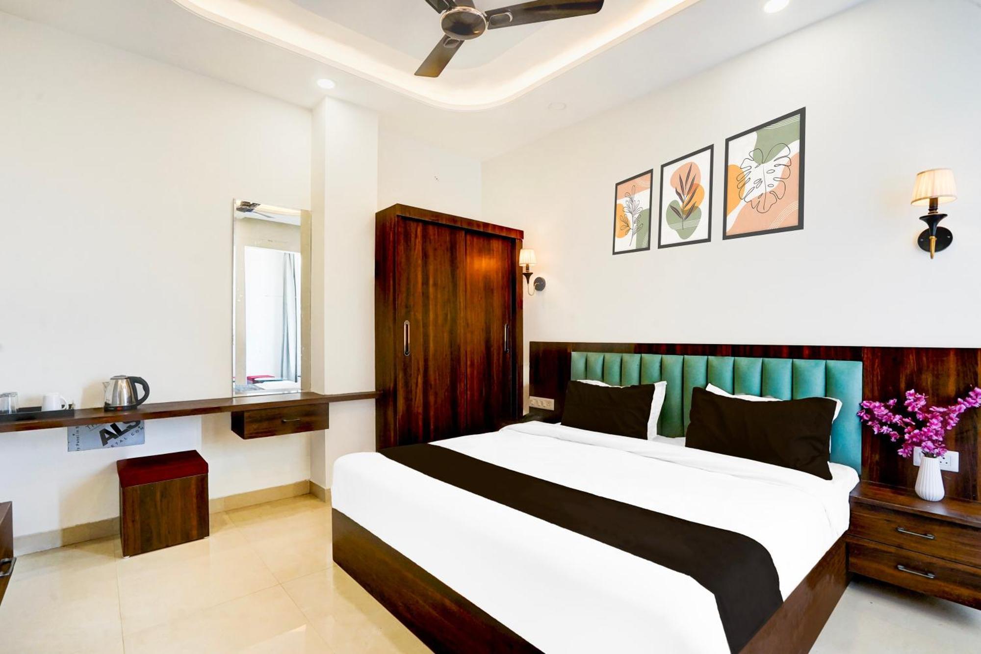 Collection O Golden Sapphire Hotel Jaipur Luaran gambar